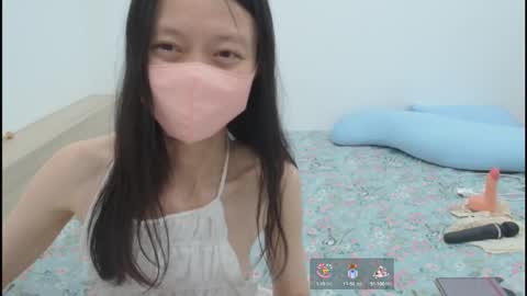 miahchan68 online show from October 14, 10:45 pm