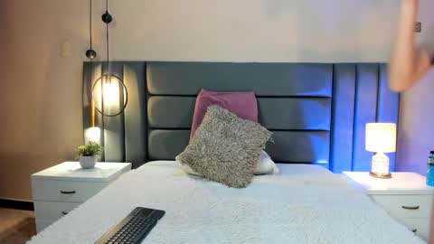 miahertz online show from January 10, 12:43 pm