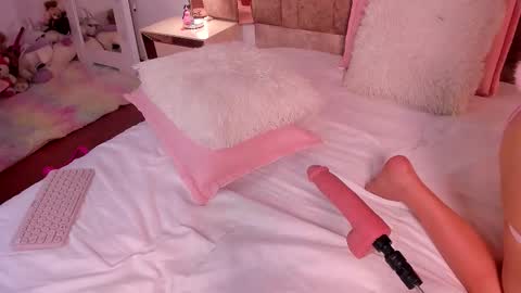 MIAISABELL21 online show from October 4, 9:26 am