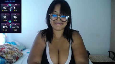 miajoseph_ online show from October 20, 7:39 pm