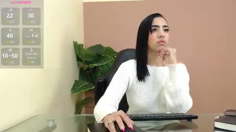 Mia online show from August 9, 1:26 pm