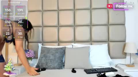 miamillers1 online show from December 2, 11:23 am