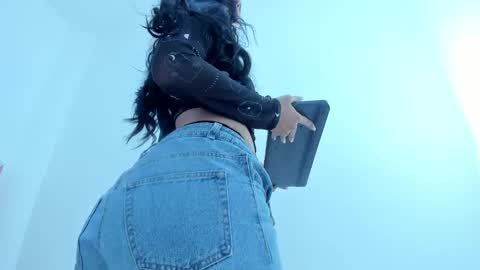 Mia Quevedo online show from October 3, 3:28 pm