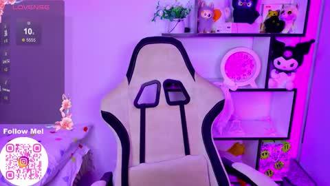 Mia  online show from December 3, 7:16 pm