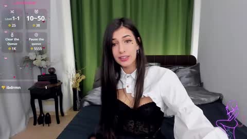 Miayna Silk online show from March 4, 2:21 pm