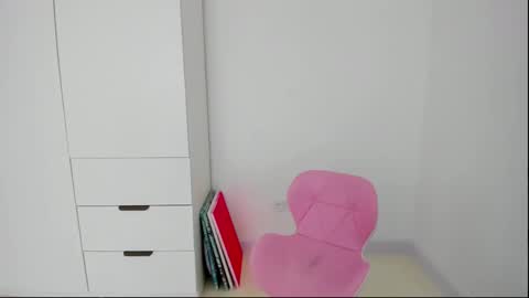 miastripdance online show from March 10, 11:34 am