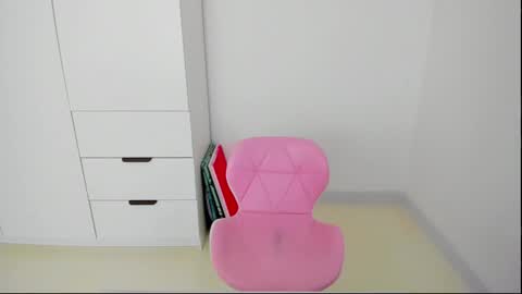 miastripdance online show from February 10, 9:25 am