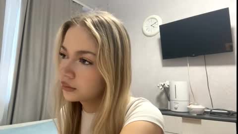 Milana online show from February 17, 1:10 pm