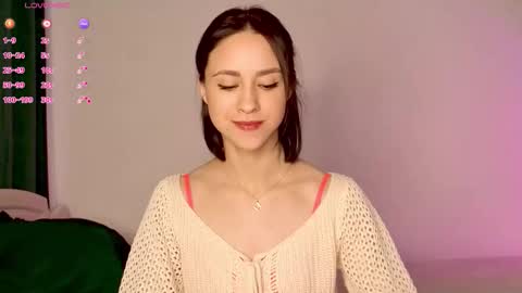 Mia online show from November 14, 6:46 am