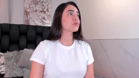 miavelvet1 online show from March 18, 2:49 am