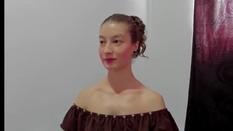  Chloe  online show from November 6, 7:09 pm