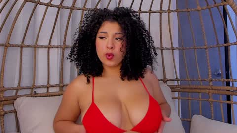 Mia online show from January 18, 7:38 am