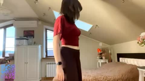 Emily online show from June 1, 2:08 pm