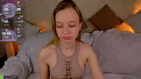 michelle_blond online show from December 3, 7:44 am