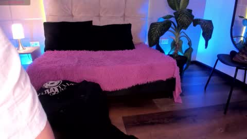 michonne_09 online show from December 14, 1:00 am