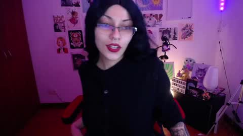 Pola  INDEPENDENT MODEL online show from December 7, 6:48 pm