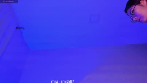 mia online show from February 21, 1:33 am