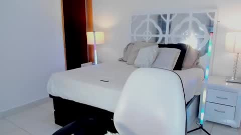 Mikaela blondie bigass online show from November 29, 3:27 pm