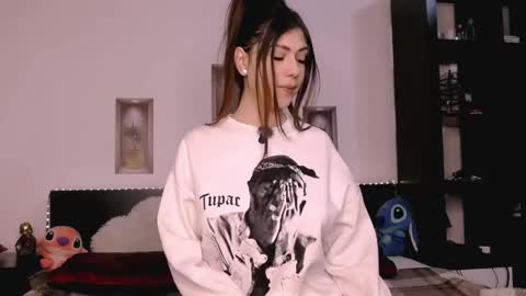 mikaylaraven online show from April 14, 4:23 am