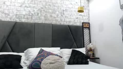 mila_adamss online show from December 14, 10:54 am