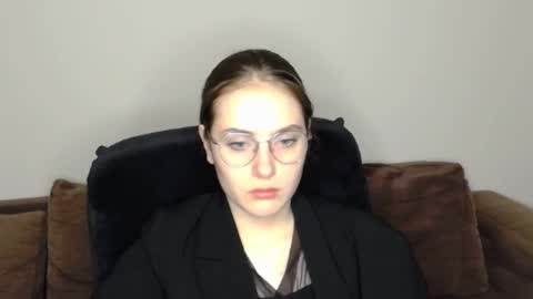 mila_keyy online show from March 13, 8:43 pm