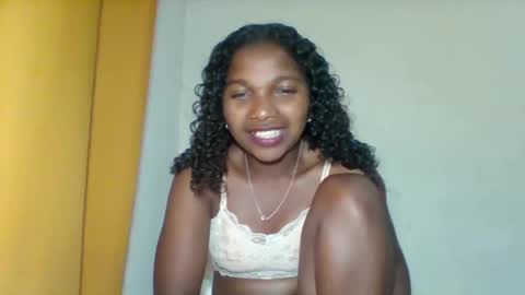 mila_lunah online show from April 5, 6:40 pm