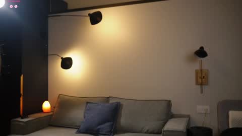 milablum online show from December 25, 4:43 pm