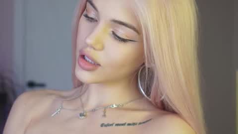 Mila and u can call me sweet bunny online show from March 1, 11:43 am