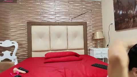 miladiosa online show from March 6, 12:11 pm