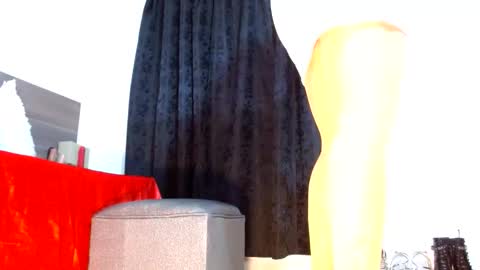 mila online show from September 28, 5:25 am