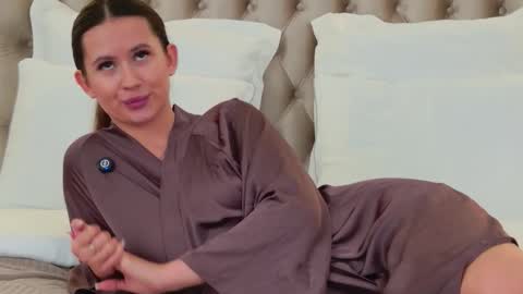 milaleoneli online show from September 23, 5:22 pm