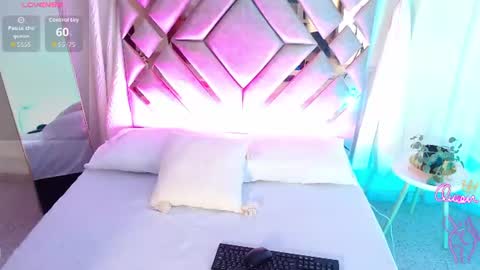 MilaMonroeXX online show from June 25, 2:33 am