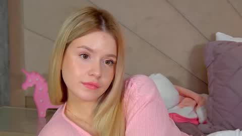 MilanaBalmain online show from February 3, 6:40 am