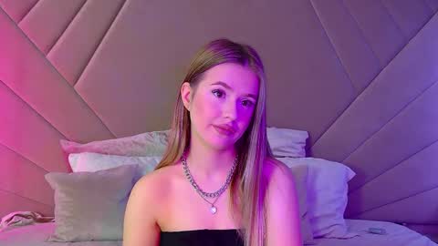 MilanaBalmain online show from March 1, 4:47 am