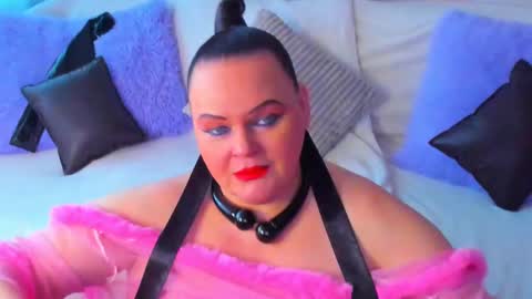 Lana online show from March 6, 9:14 am