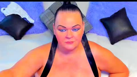 Lana online show from November 5, 7:02 am