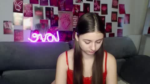 milanaroz online show from November 20, 5:52 am