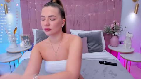 Mia online show from March 1, 5:42 am