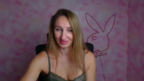 Milena online show from April 25, 1:52 pm