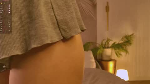 Miley online show from October 19, 5:42 am