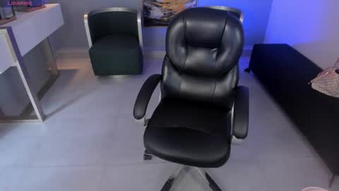 Miley Cruz  IG miley model23 online show from September 15, 7:43 pm