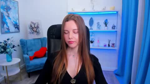 mileygloss online show from April 17, 11:45 am