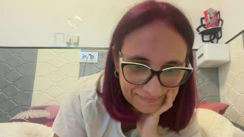 Milf Coder Girl online show from July 31, 7:04 pm