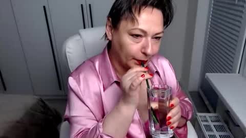 MilfScarlette online show from September 18, 4:33 am