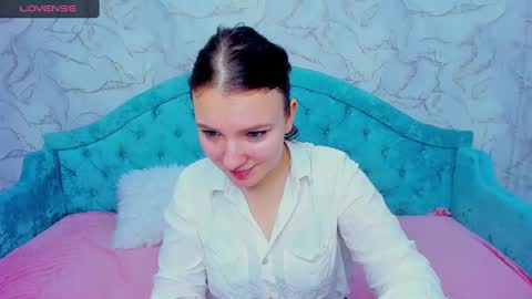 milinafox online show from February 7, 1:25 am