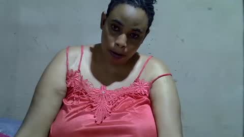 milkymom256 online show from February 11, 9:16 pm