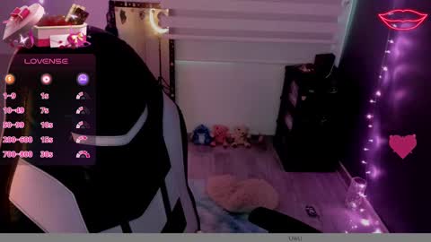 millandiux online show from February 21, 10:59 pm