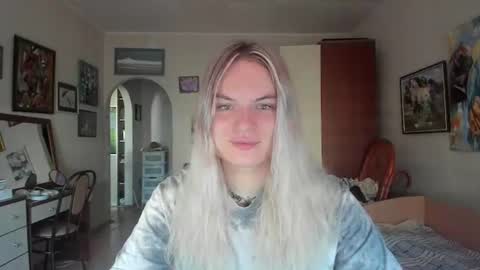 mili-kira online show from August 3, 4:16 am