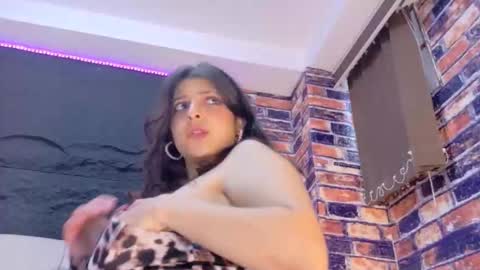 millybell303av online show from January 31, 7:11 pm