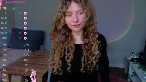 milounee online show from June 28, 3:29 pm